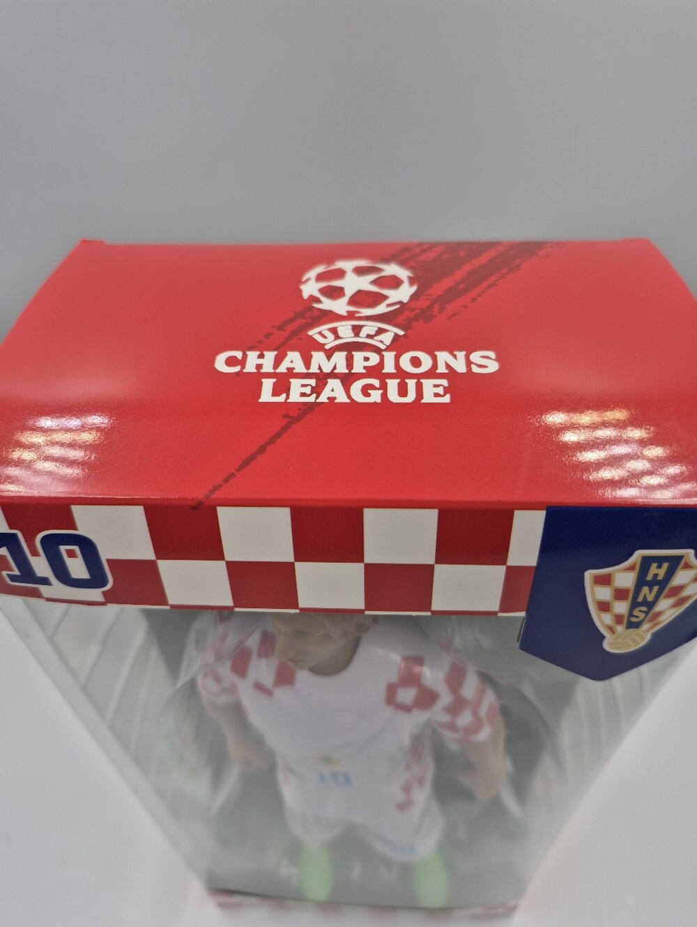 Modric Figure - Picture 2 of 4